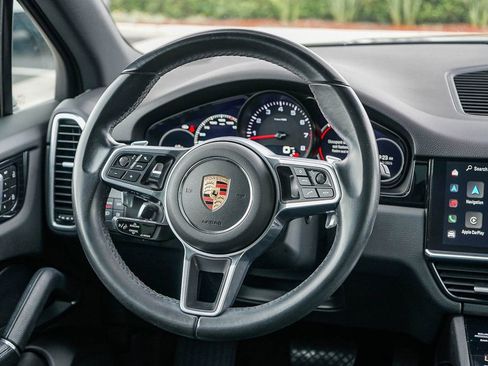 Used 2023 Porsche Cayenne Platinum Edition AWD/4WD image 16