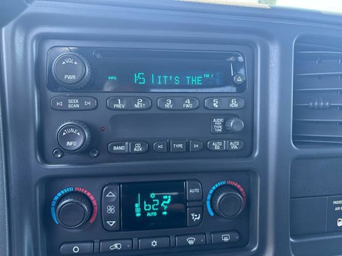 Used 2006 GMC Sierra 3500 SLE w/ Heavy-Duty Power Package AWD/4WD image 13