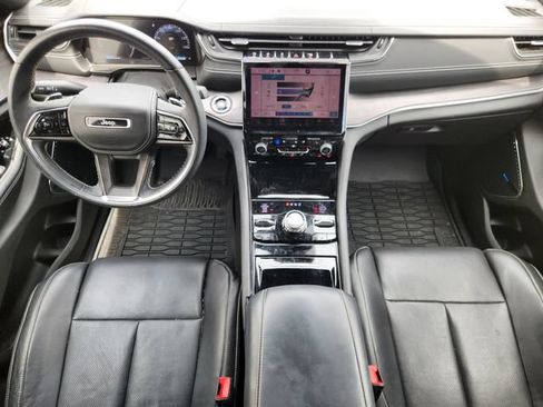 Used 2022 Jeep Grand Cherokee Overland w/ Luxury Tech Group IV AWD/4WD image 26