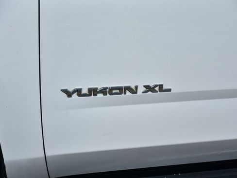 Used 2019 GMC Yukon XL SLT w/ Open Road Package image 7