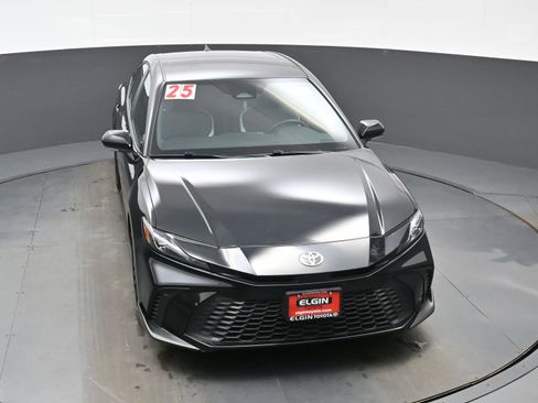 Used 2025 Toyota Camry SE image 34