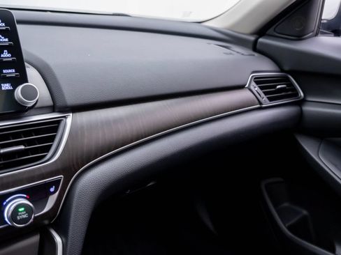 Used 2018 Honda Accord EX image 28