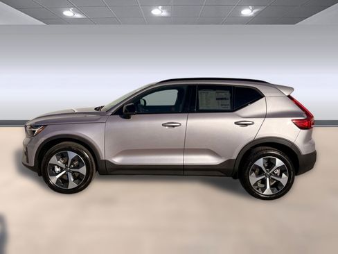 Certified 2026 Volvo XC40 B5 Core w/ Climate Package AWD/4WD image 2