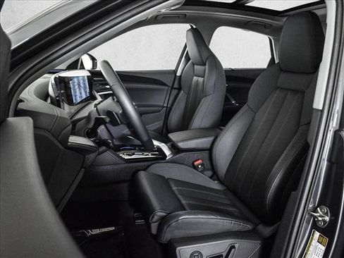 Certified 2025 Audi Q5 Premium Plus w/ Premium Plus AWD/4WD image 17