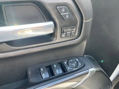 Used 2021 GMC Sierra 1500 AT4 w/ Technology Package AWD/4WD image 17