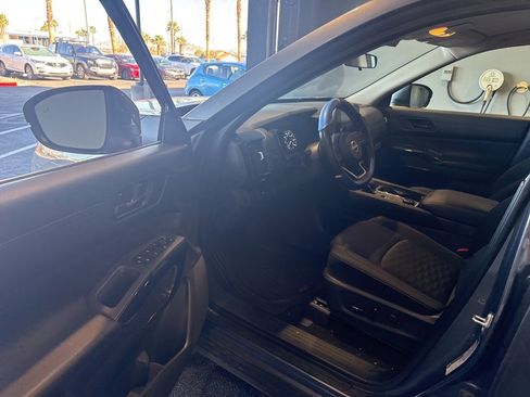 Used 2024 Nissan Pathfinder SV image 20