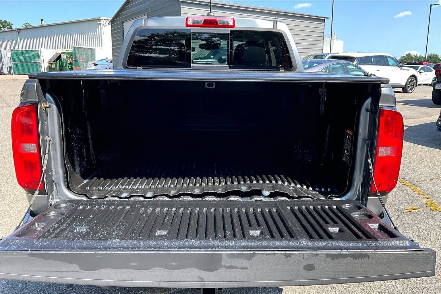Used 2022 Chevrolet Colorado Z71 w/ Safety Package AWD/4WD image 30