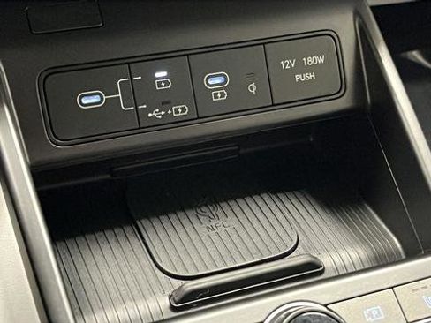 Used 2024 Hyundai Kona Limited image 35