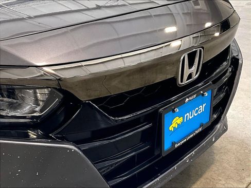 Used 2018 Honda Accord Sport image 32