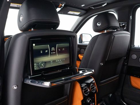 Certified 2023 Rolls-Royce Cullinan AWD/4WD image 24