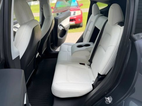 Used 2021 Tesla Model Y 2WD image 13