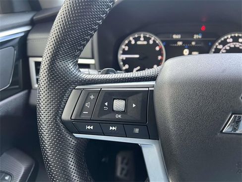 Used 2022 Mitsubishi Outlander SE image 16