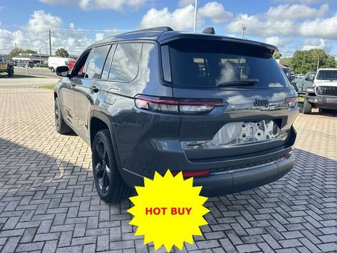 Used 2024 Jeep Grand Cherokee L Altitude AWD/4WD image 9