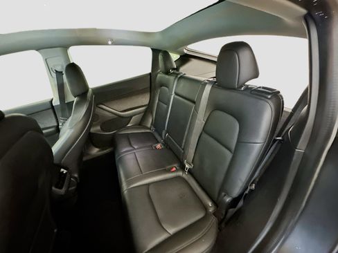Used 2021 Tesla Model Y Long Range AWD/4WD image 30