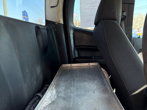 Used 2020 Chevrolet Colorado LT w/ Safety Package image 15