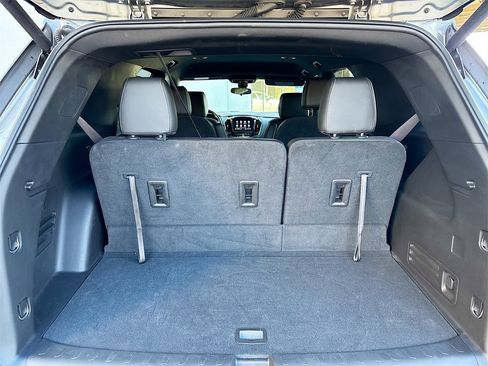Used 2023 Chevrolet Traverse LT image 25
