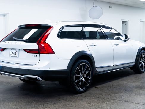 Used 2017 Volvo V90 T6 Cross Country image 6
