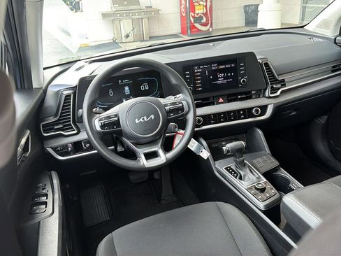 Used 2025 Kia Sportage LX FWD image 16