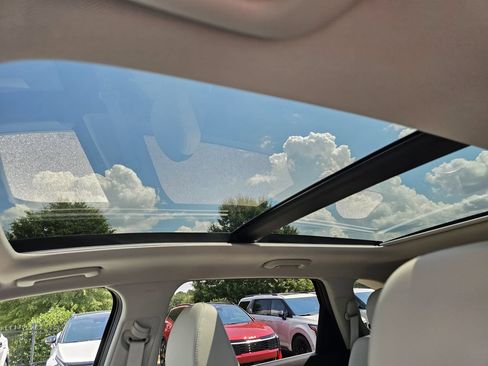 Used 2025 Kia Sorento S w/ Panoramic Sunroof Package FWD image 19