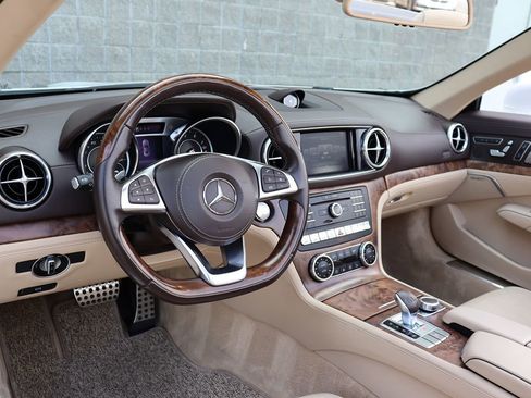 Used 2017 Mercedes-Benz SL 550 w/ Driver Assistance Package image 11