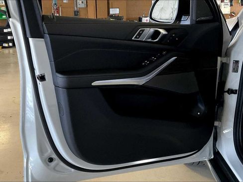 New 2026 BMW X5 xDrive50e w/ Climate Comfort Package image 10