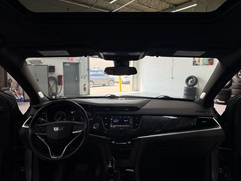 Used 2023 Cadillac XT6 Premium Luxury FWD image 21