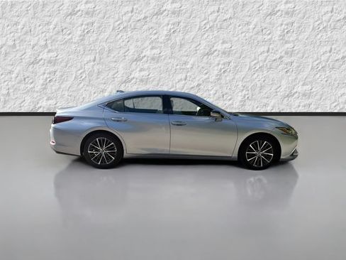 Used 2025 Lexus ES 350 w/ Premium Package FWD image 2