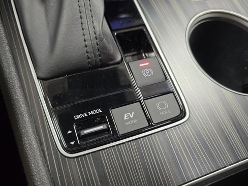 Used 2022 Toyota Sienna Platinum image 9