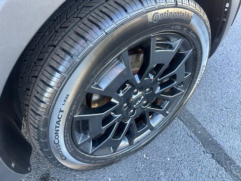 Used 2022 Kia Telluride SX w/ SX Prestige Package image 9