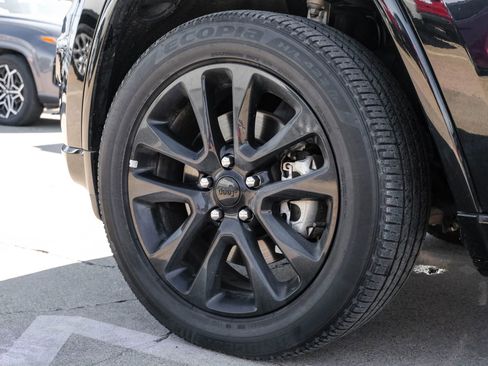 Used 2022 Jeep Grand Cherokee Laredo X RWD image 66