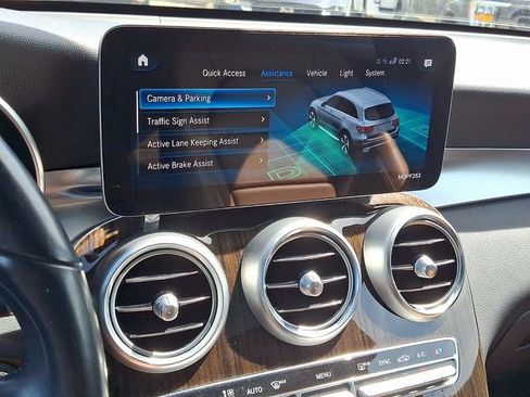 Used 2022 Mercedes-Benz GLC 300 4MATIC image 18
