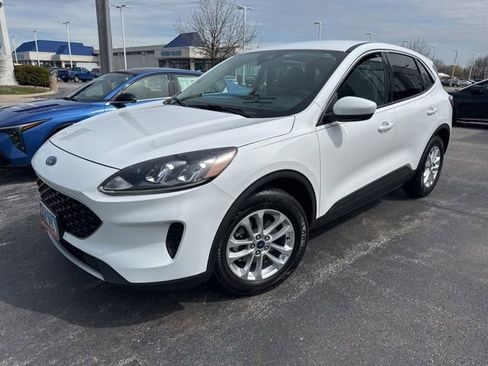 Used 2020 Ford Escape SE image 1