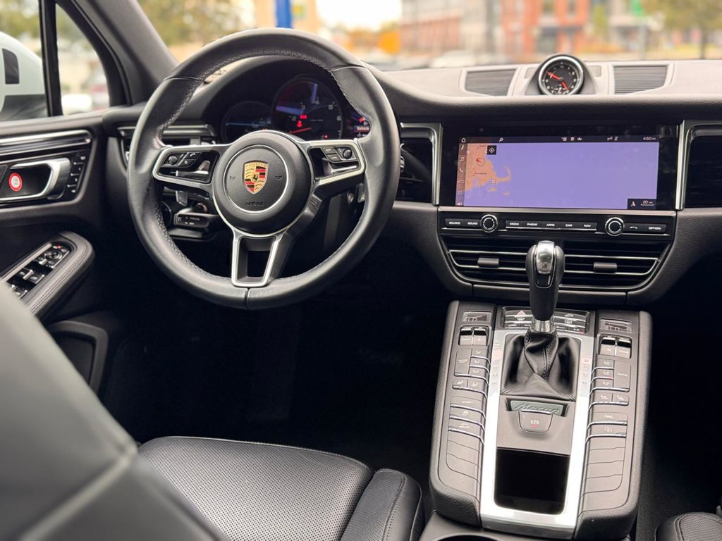Used 2021 Porsche Macan AWD/4WD image 25