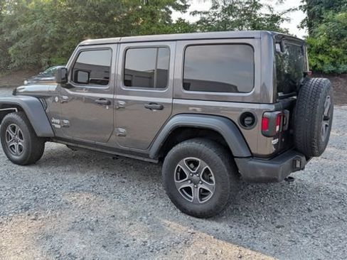 Used 2019 Jeep Wrangler Unlimited Sport S AWD/4WD image 4