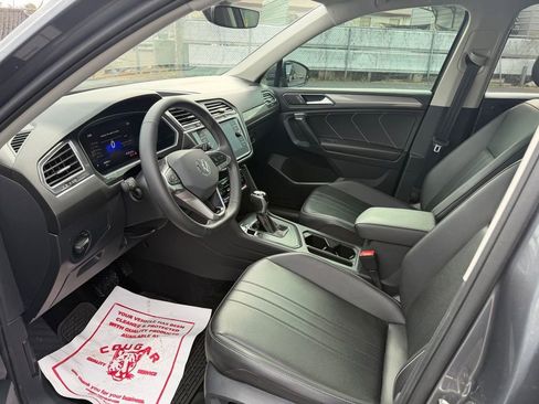 Used 2024 Volkswagen Tiguan SE image 20