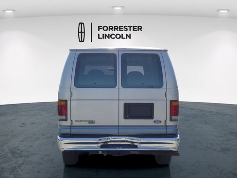 Used 1994 Ford E-350 and Econoline 350 Chateau RWD image 4