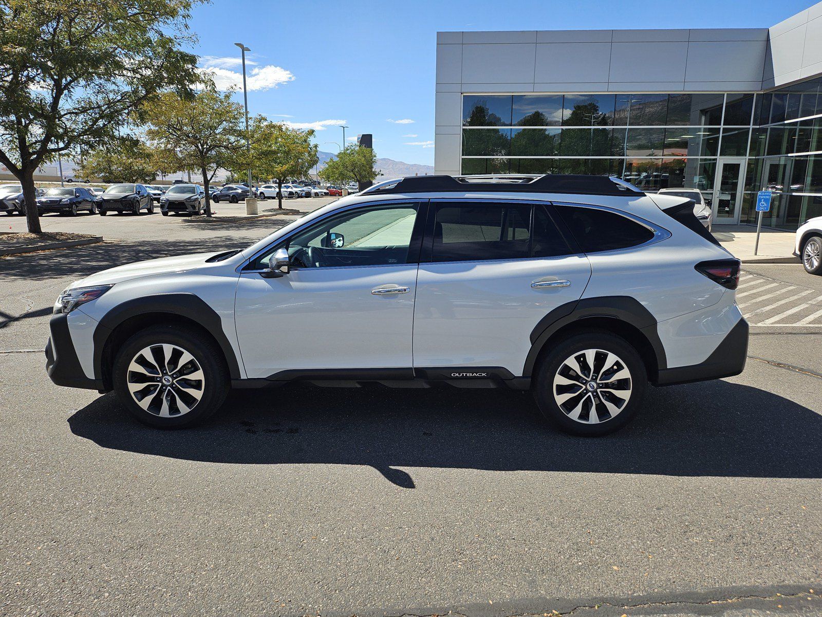 Used 2024 Subaru Outback Touring XT AWD/4WD image 9
