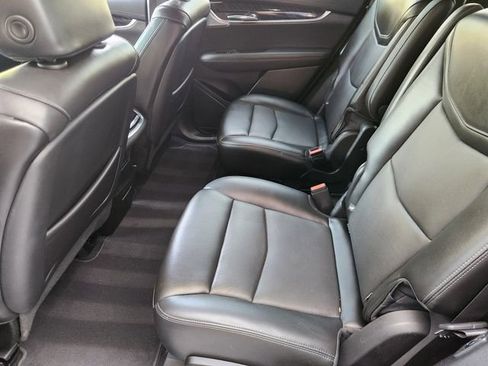Used 2025 Cadillac XT6 Premium Luxury image 27