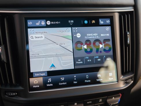 Used 2022 Maserati Levante F Tributo image 23