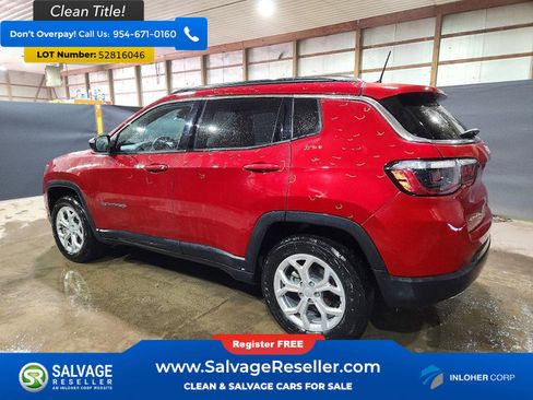 Used 2024 Jeep Compass Latitude AWD/4WD image 3