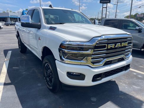 Used 2026 RAM 2500 Laramie AWD/4WD image 3