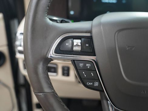 Used 2020 Lincoln Navigator Reserve w/ Cargo Convenience Package RWD image 13