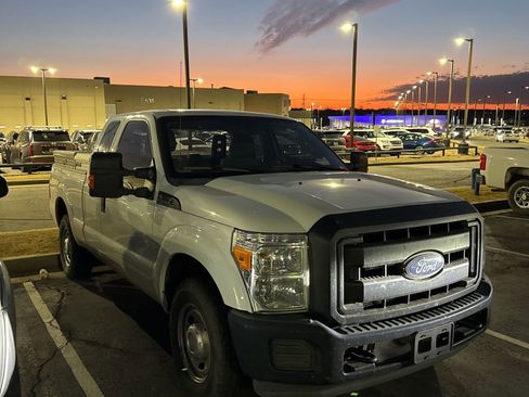 Used 2016 Ford F250 XL w/ Power Equipment Group image 2