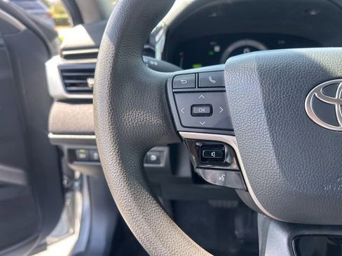 Used 2025 Toyota Camry LE image 18