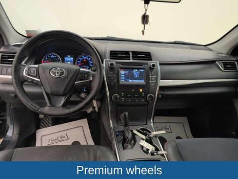 Used 2016 Toyota Camry SE image 7