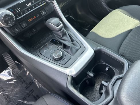 Used 2022 Toyota RAV4 SE w/ Convenience Package AWD/4WD image 26