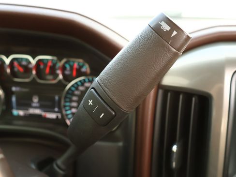 Used 2016 Chevrolet Silverado 2500 High Country w/ Duramax Plus Package image 17