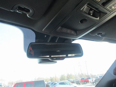 Used 2017 RAM 1500 Limited image 32