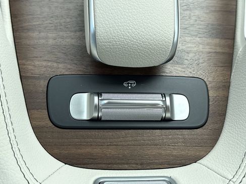 New 2026 Mercedes-Benz GLS 450 4MATIC image 34