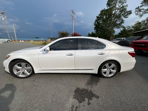 Used 2010 Lexus LS 460 RWD image 7